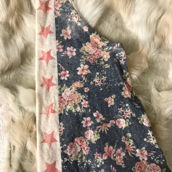 Stars and Floral Tank Top - Picture 4 of 5
